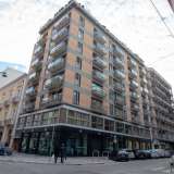 Nel rione Murat non passa inosservato neanche Palazzo Vitti, situato in via Melo ad angolo con via Calefati: del resto � questo l'immobile che accoglieva lo studio dei due architetti. Costruito nel 1967, � il risultato di una sostituzione edilizia accompagnata da un aumento delle volumetrie